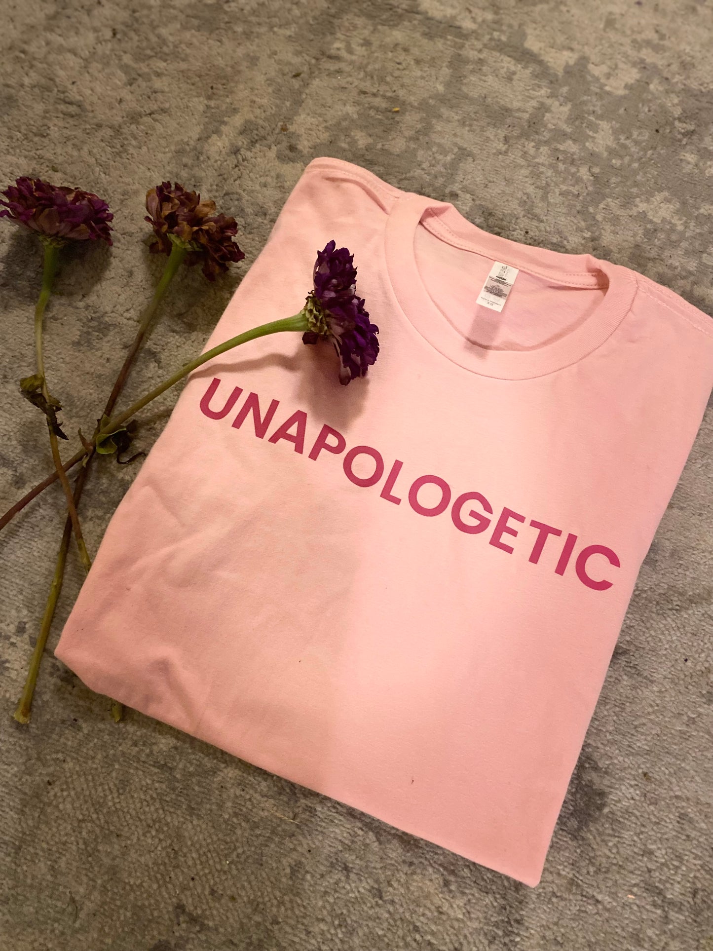 “UNAPOLOGETIC” T-Shirt (Pink/ Hot Pink)